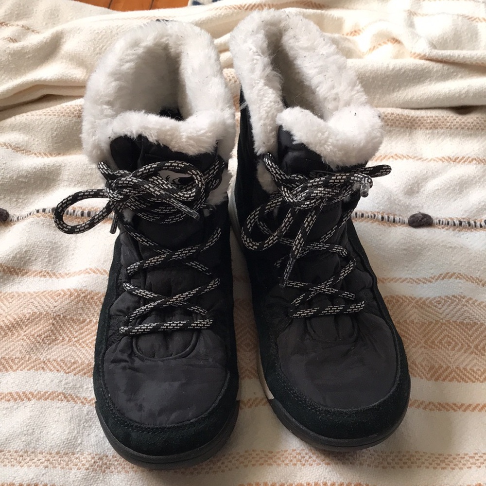 Sorel Whitney II Flurry Boots Size 9